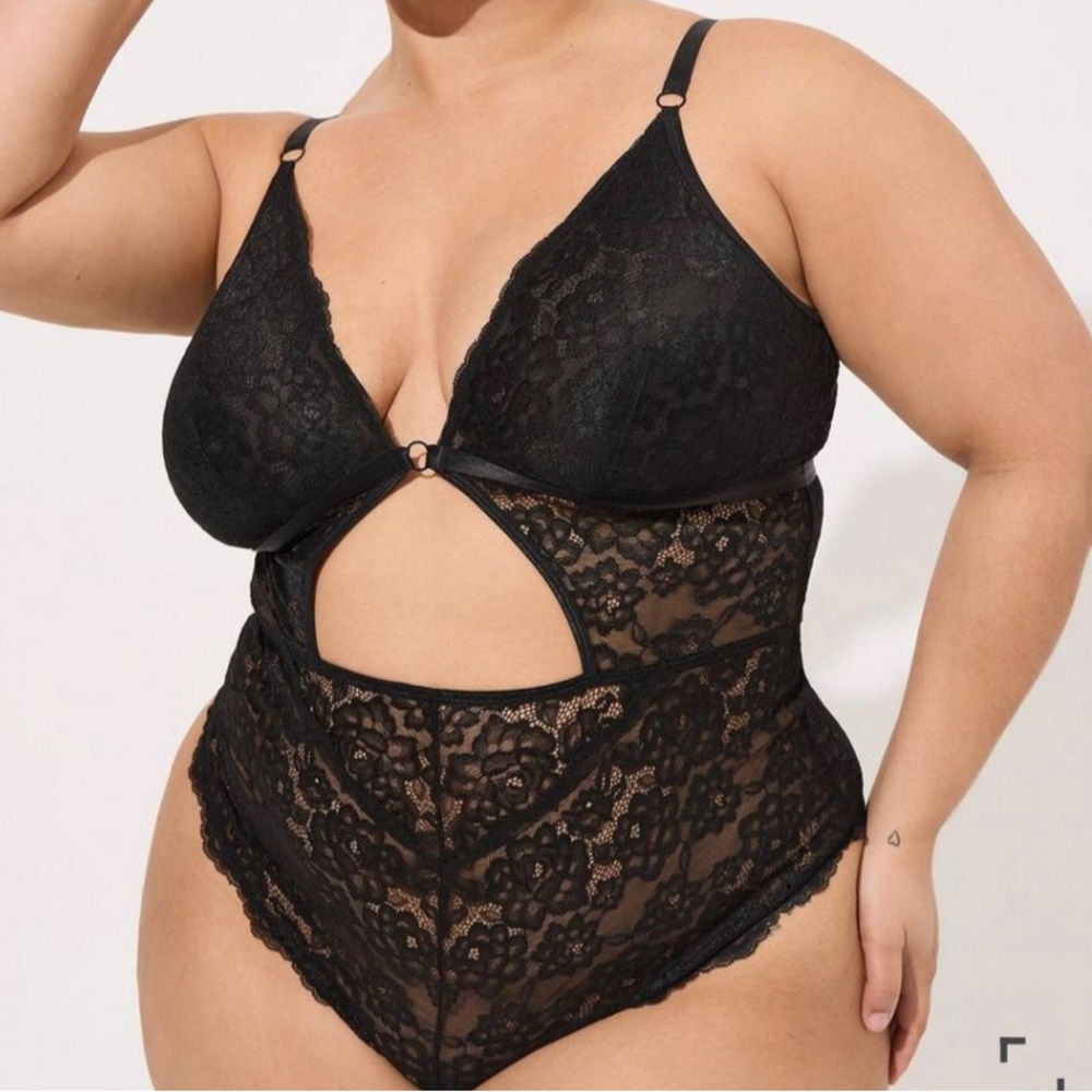NWT Lace Bodysuit With Cutout Detail
